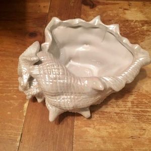 Ceramic Glazed White Tan Conch Shell Retro Planter Pot - New with Tags
